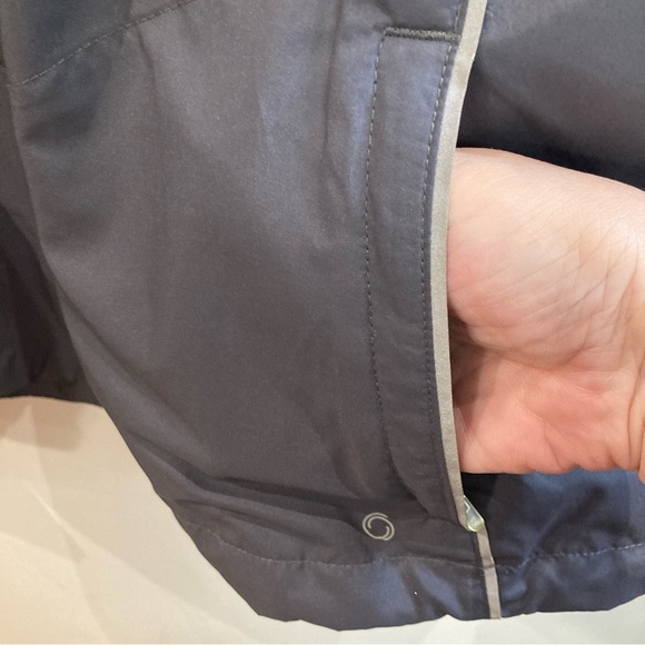 MEC Sz L Super Light Weight Outdoor Hiking Layering Rain Windbreaker Reflectors - Picture 12 of 15